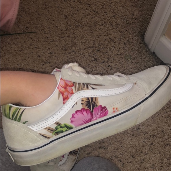 Floral vans - Picture 2 of 4